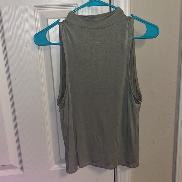 LA hearts tank size medium - Picture 4 of 4